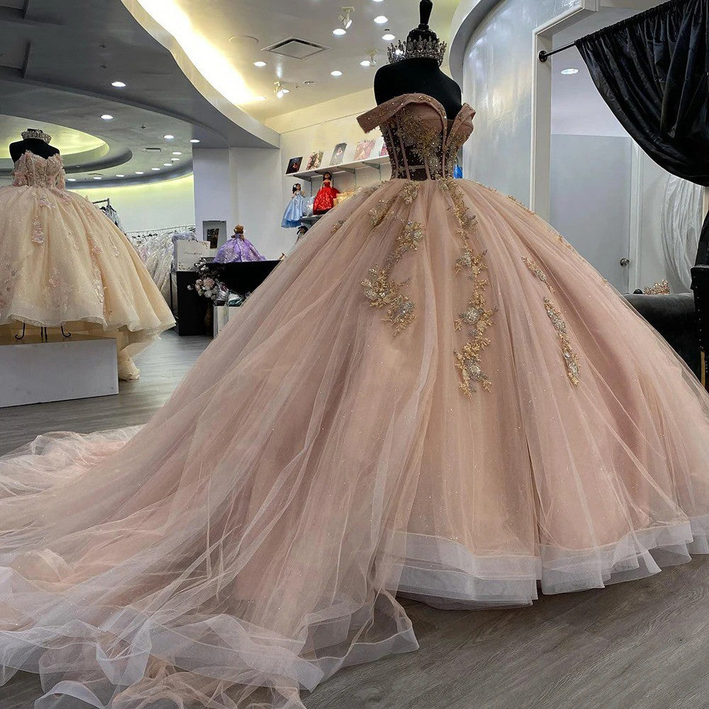 WQ1089 - Elegant Ball Gown Off Shoulder Sleeveless Lace Sequins Appliques Beaded Sweep Train Rose Pink Tulle Quinceanera Dress Princess Gown for Sweet 16