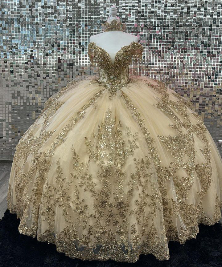 Champagne Off Shoulder Princess Quinceanera Dresses Lace Appliques Beaded Sparkly Tulle Birthday Prom Party Gowns Sweet 16 Dress