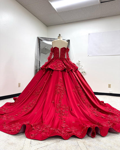 Rotes Satin Quinceanera-Kleid mit langen Ärmeln, schulterfrei, Blumen, Spitzenapplikationen, herzförmiger Ausschnitt, Perlenbesatz, abgestufte Rüschen, Prinzessin-Ballkleid, Sweet 16-Kleid