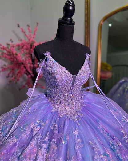 WQ1154 - Glitter & Sparkly Ball Gown V Neck Lace Appliques Beaded Bow Knot Lavender Tulle Quinceanera Dress Birthday Evening Party Gown for Sweet 16