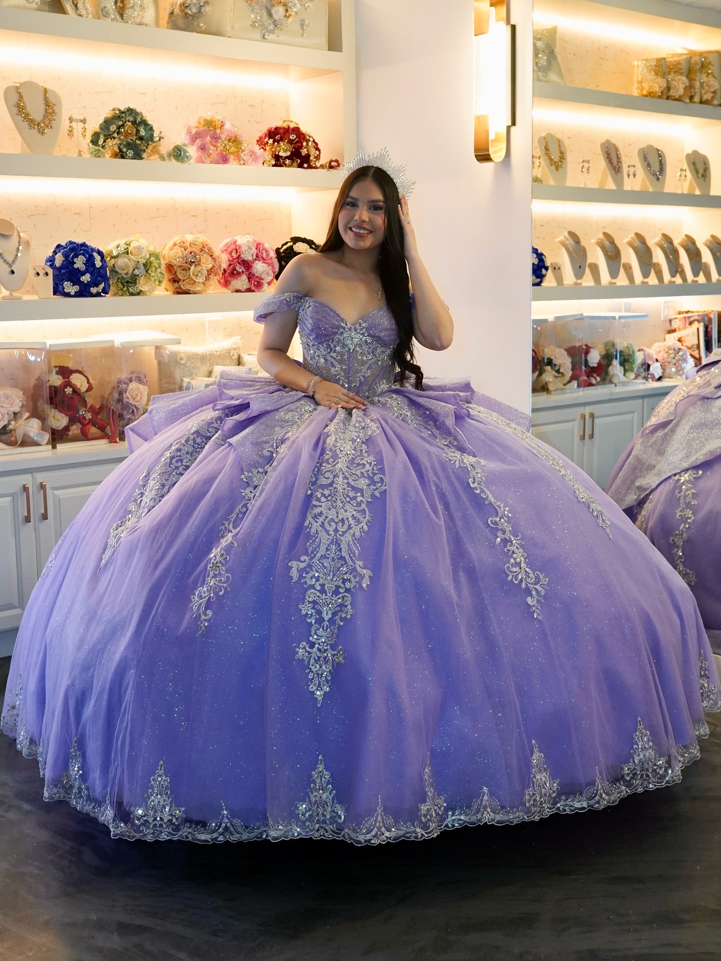 Langes Quinceanera-Kleid mit Herzausschnitt für Damen, trägerloses Korsett mit Blumenapplikationen, Perlenbesetztes Tüll-Ballkleid 