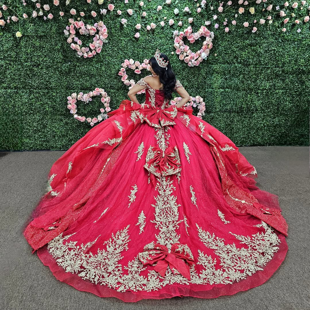 Off Shoulder Sleeveless Beaded Gold Appliques Ruffles Bow Knot Red Sweet 15 Quinceañera Dress WQ1597