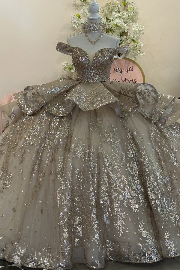 Langes Quinceanera-Kleid mit Herzausschnitt für Damen, trägerloses Korsett mit Blumenapplikationen, Perlenbesetztes Tüll-Ballkleid 