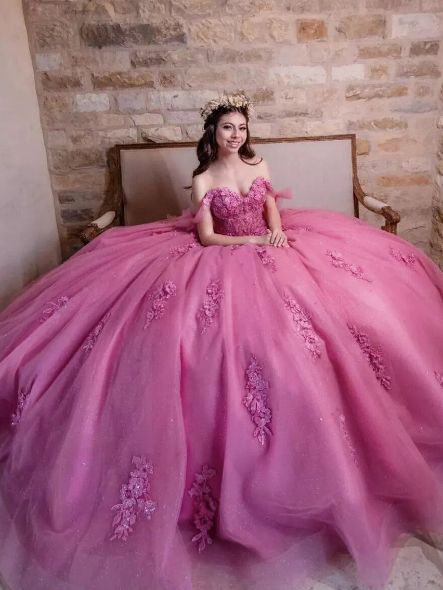 WQ1018 - Luxury Ball Gown Off Shoulder 3D Flowers Lace Appliques Quinceanera Dress for Sweet 16