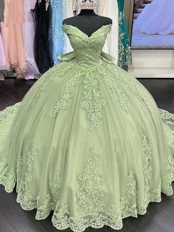Salbeigrünes Quinceanera-Kleid mit Spitzenapplikationen, schulterfrei, Sweet 16-Kleid, Prinzessin, langes Ballkleid, Tüllschleife mit Schleppe